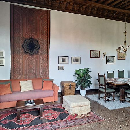 Appartamenti Inside Palazzo Foscarini Venecia Exterior foto