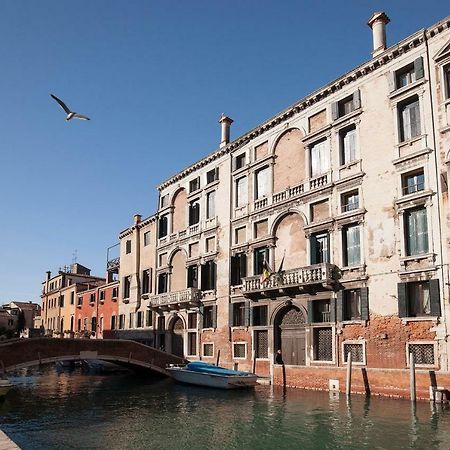 Appartamenti Inside Palazzo Foscarini Venecia Exterior foto
