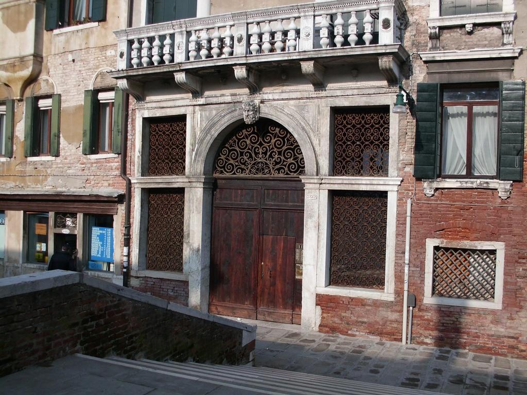 Appartamenti Inside Palazzo Foscarini Venecia Exterior foto
